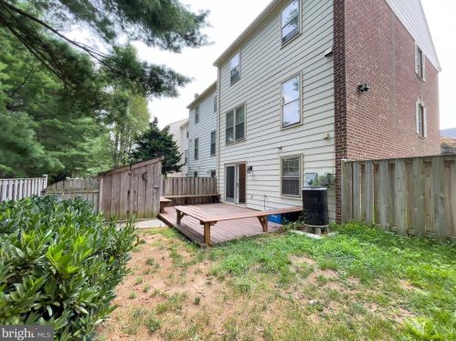 5601 Castlebury Ct, Springfield VA  22015-1883 exterior