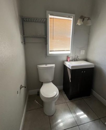 740 Vermont Ave, Turlock CA 95380-5336 exterior