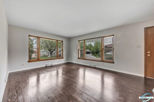 440 Julia St, Lemont, IL 60439-4069