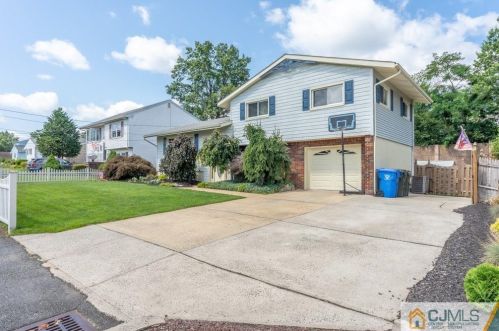 98 Bridge St, Sewaren, NJ 07077-1229