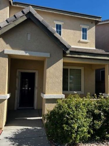 3045 Newgrove St, Lancaster, CA 93536-8391