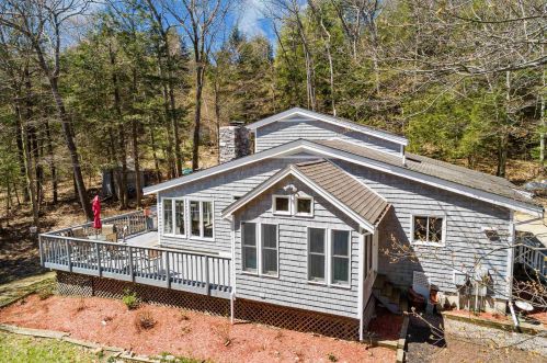 34 Pleasant Hill Rd, Deerfield, NH 03037-1111