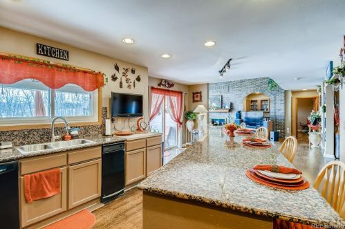 5897 Pagosa Way, Aurora CO 80011-4931 exterior