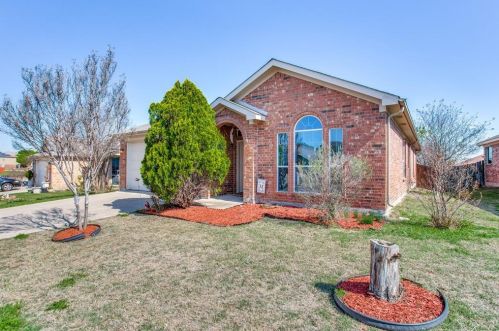 10004 Legacy Dr, Fort Worth, TX 76108-7106