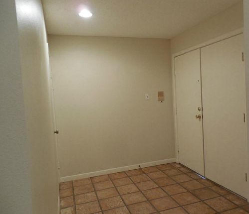 12 Hallmark Dr, Conroe TX  77304-1257 exterior