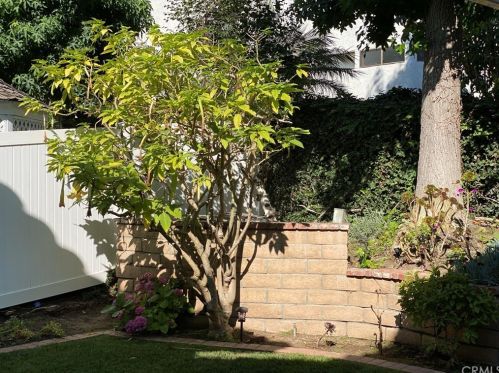 10 Vispera, Irvine CA  92620-2127 exterior