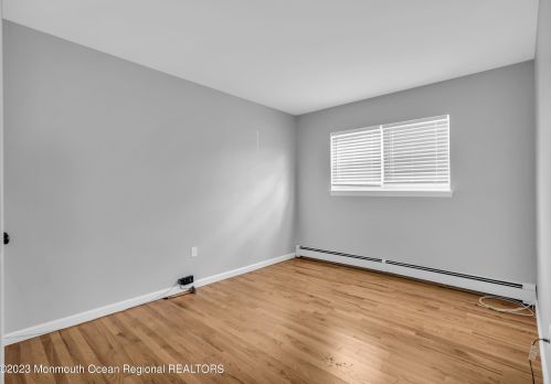 23 Juniper Ln, Tinton Falls NJ exterior