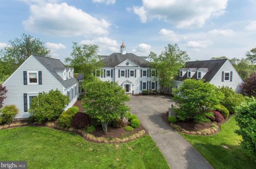 7673 Charnick Rd, Marshall, VA 20115-2605