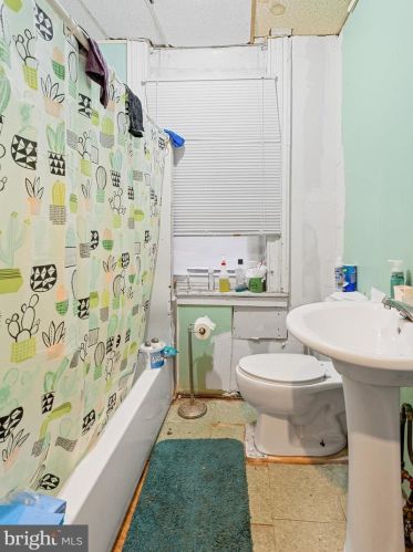 3336 22nd St, Philadelphia PA 19140-4705 exterior