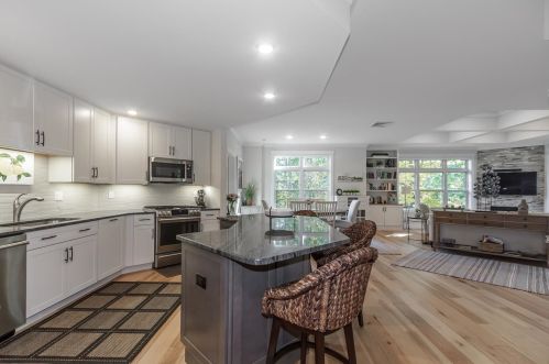 2075 Lafayette Rd, Portsmouth, NH 03801-5697