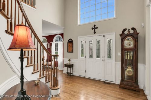 30 Pegasus Dr, Tinton Falls, NJ 07724-2876