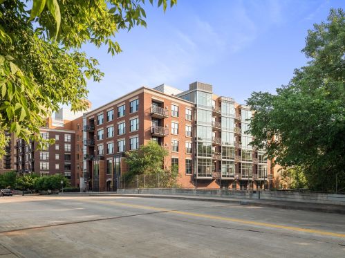 150 2nd St, Minneapolis MN  55401-1421 exterior