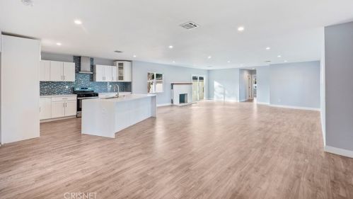 7960 Amestoy Ave, Van Nuys CA  91406-1603 exterior