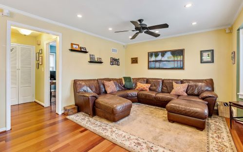 8933 Harms Rd, Morton Grove, IL 60053-2558