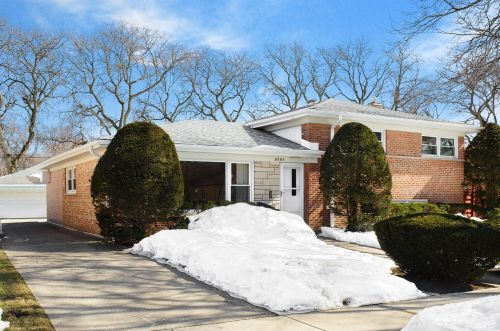 9241 Marmora Ave, Morton Grove, IL 60053-1509
