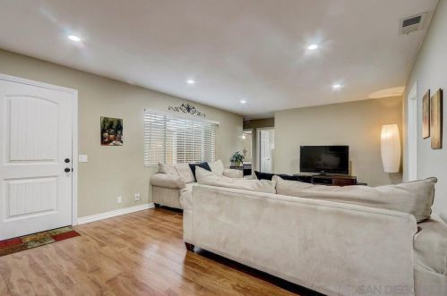 145 El Valle Opulento, Vista CA 92083-7708 exterior