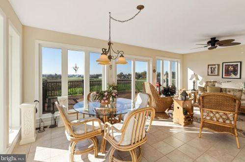 2360 Vw Dr, Lancaster PA  17602-1016 exterior