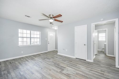 120 4th St, Deer Park, TX 77536-2714