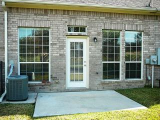 8528 Willow Loch Dr, Spring TX  77379-7552 exterior