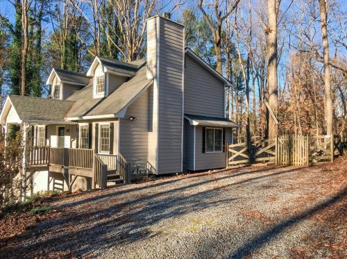 1635 Ridge Dr, Marietta, GA 30066-4413
