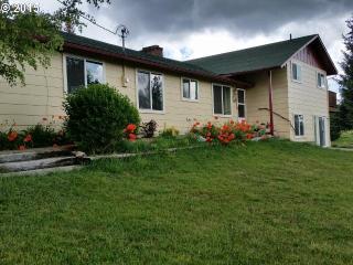 69704 Wapiti Ln, Cove, OR 97824-8217