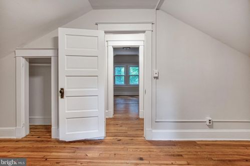 9715 Capitol View Ave, Silver Spring MD 20910-1033 exterior