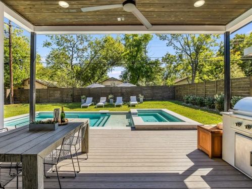 6001 Eureka Dr, Austin TX  78745-2962 exterior