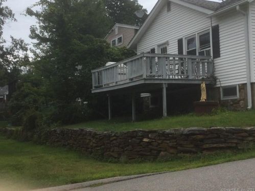 20 Mark Twain Dr, East Hampton, CT 06424-1563