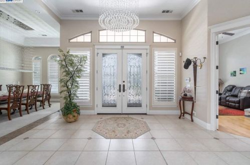 8475 Vine Ln, Tracy, CA 95304-8111