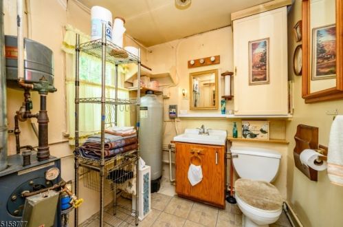 6 Dogwood Ln, Princeton NJ  08540-8439 exterior