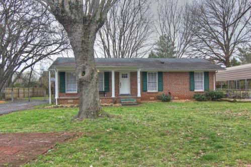 1619 Shelley St, Murfreesboro, TN 37129-1845