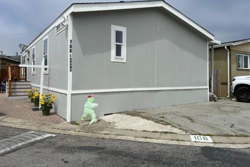 108 Corona Ln, Moss Beach, CA 94038-9763
