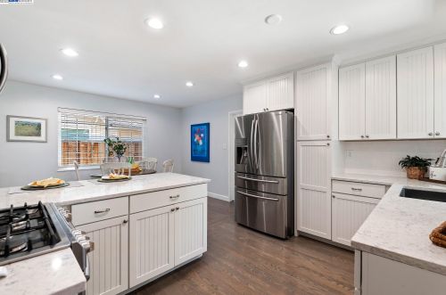 4166 School St, Pleasanton, CA 94566-6218