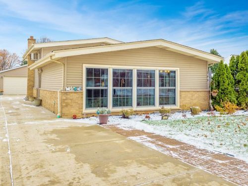 769 Indiana St, Elmhurst IL  60126-1345 exterior