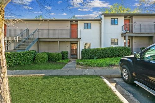 33 Finch Trl, Atlanta GA  30308-2418 exterior