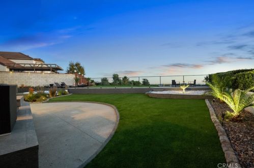 1130 Old Phillips Rd, Glendale CA  91207-1112 exterior