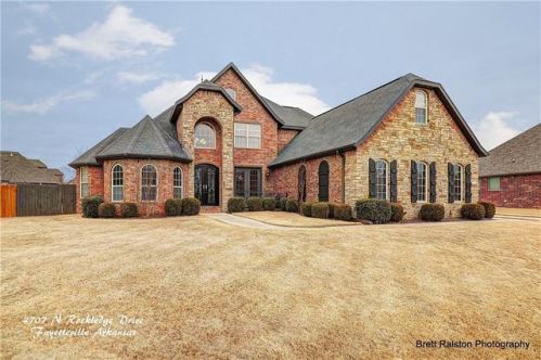 4707 Rockledge Dr, Springdale, AR 72764-9125