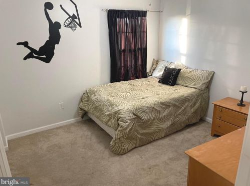 2258 Water Garden Dr, Hanover PA 17331-8319 exterior