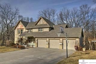 5062 Manchester Dr, Omaha, NE 68152-1551
