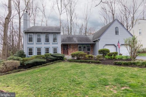 5814 New England Woods Dr, Springfield, VA 22015-2907