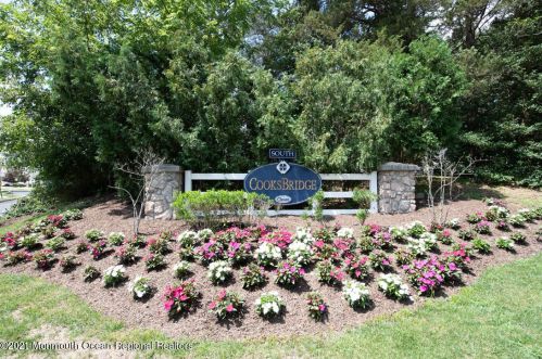 23 Brookfield Dr, Jackson Twp, NJ 08527-4084