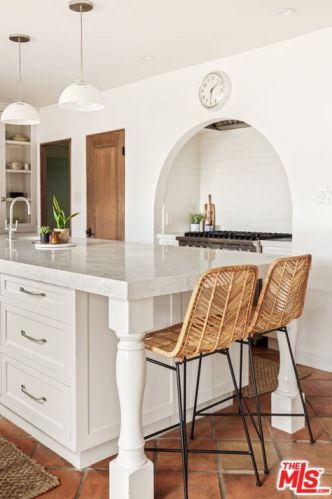 1114 Mountain St, Glendale CA  91207-1834 exterior