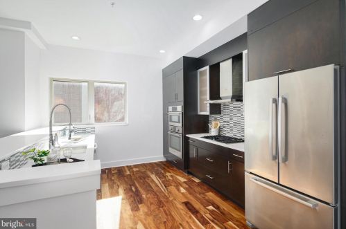 146 Front St, Philadelphia, PA 19106-0020