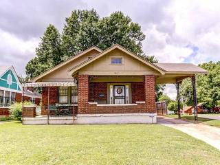 935 Dickinson St, Memphis TN  38107-5033 exterior