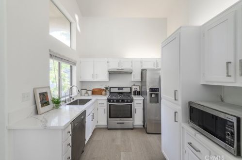 1407 Elmhurst, Irvine CA  92618-4023 exterior