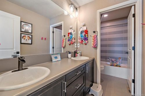 24584 Mineral Dr, Aurora CO 80016 exterior