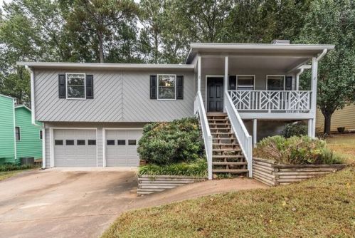 2405 Trenton Dr, Holly Springs, GA 30115-3426