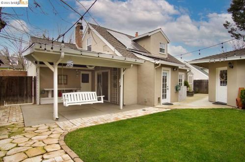 1320 Sherwood Dr, Concord CA  94521-3350 exterior