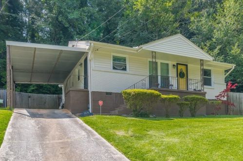 2625 Harmony Way, Atlanta GA  30344-2046 exterior