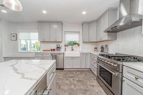 10231 Eglise Ave, Downey CA  90241-2920 exterior
